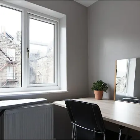Contractor Or Business - Family Relocation - Location * هاروغايت