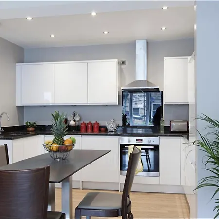Contractor Or Business - Family Relocation - Location بيت للعطل هاروغايت